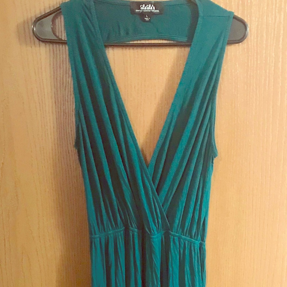 Lulu’s long green dress